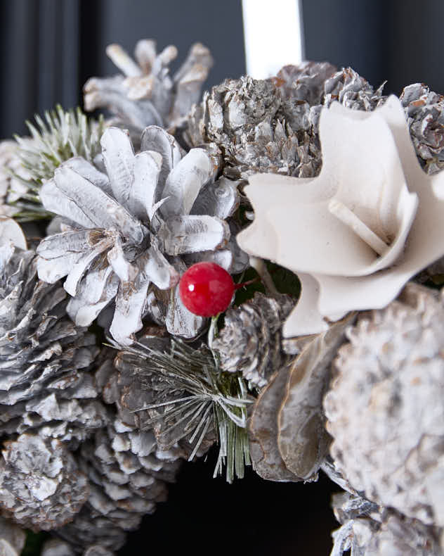 Roter Samtbeerenkranz 30cm