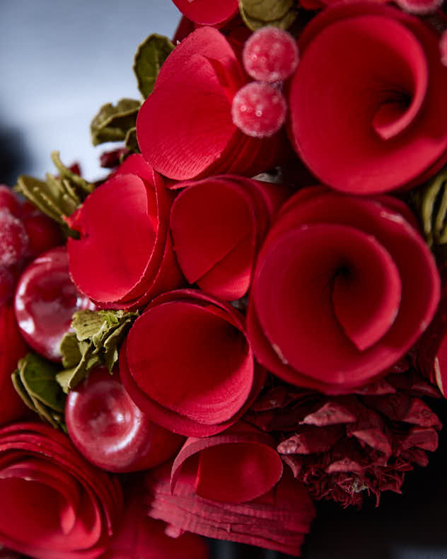 Extra großer Kranz aus roten Rosen, 42 cm