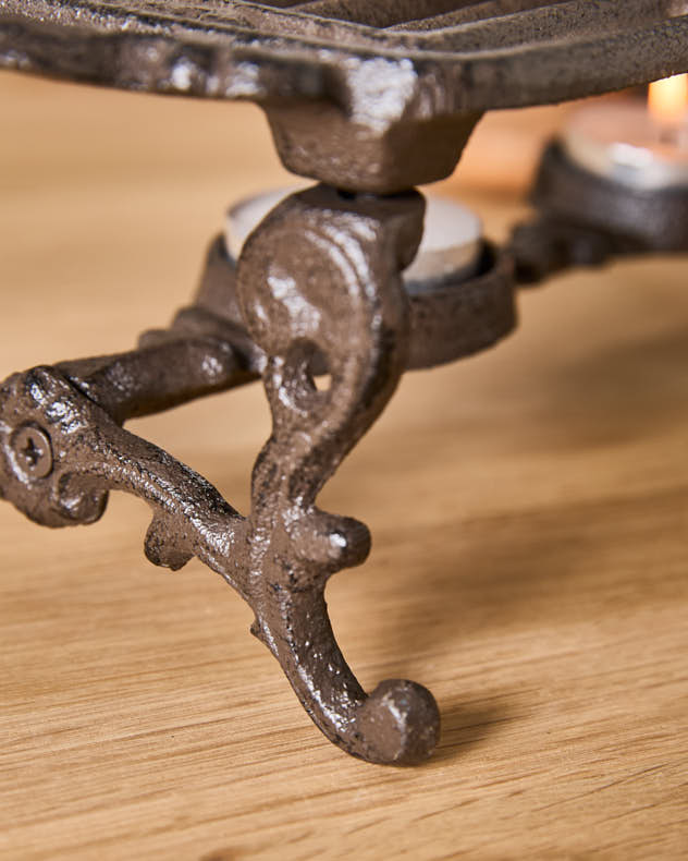 Cast Iron Hot Plate with Double Tealight Holder