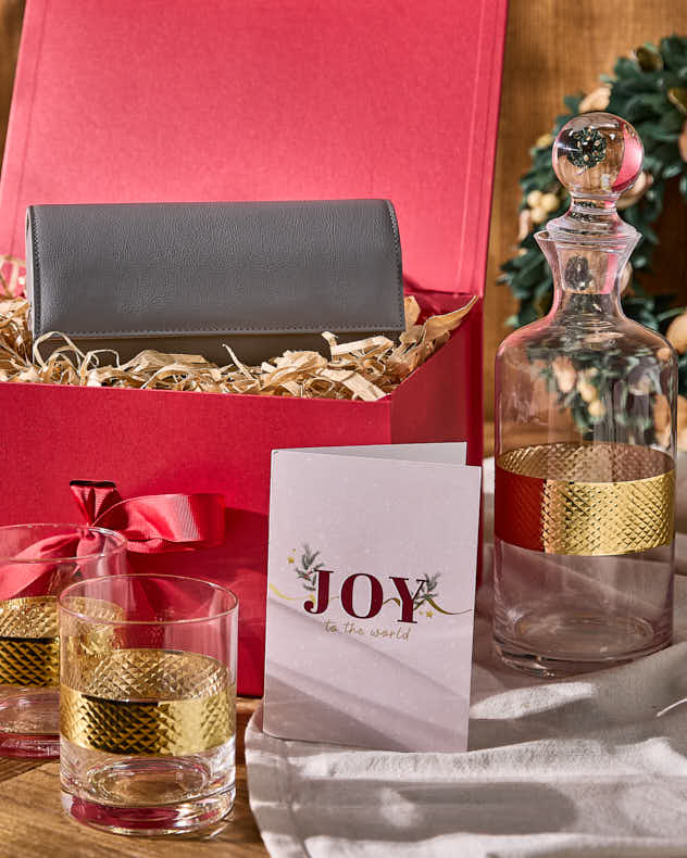 The Finer Things Hamper Gift Box
