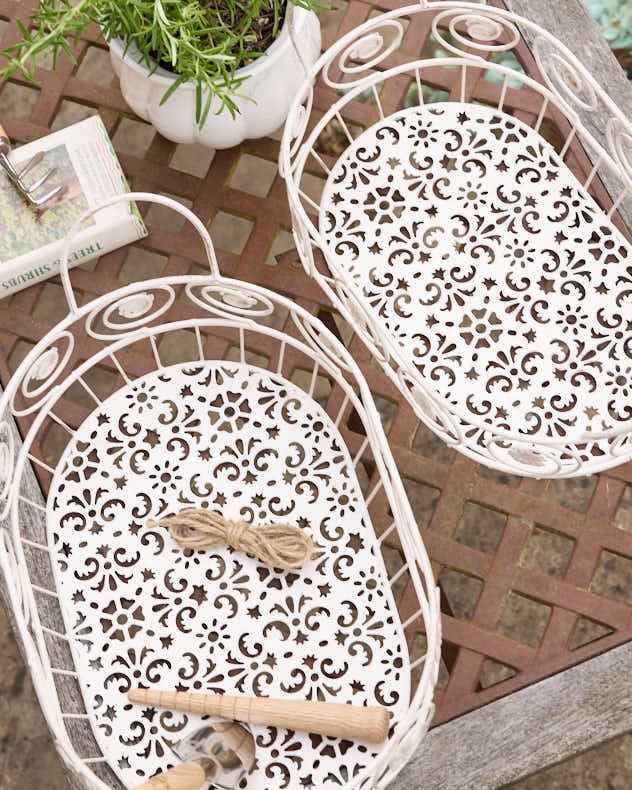 Duras Set of 2 Vintage Cream Baskets