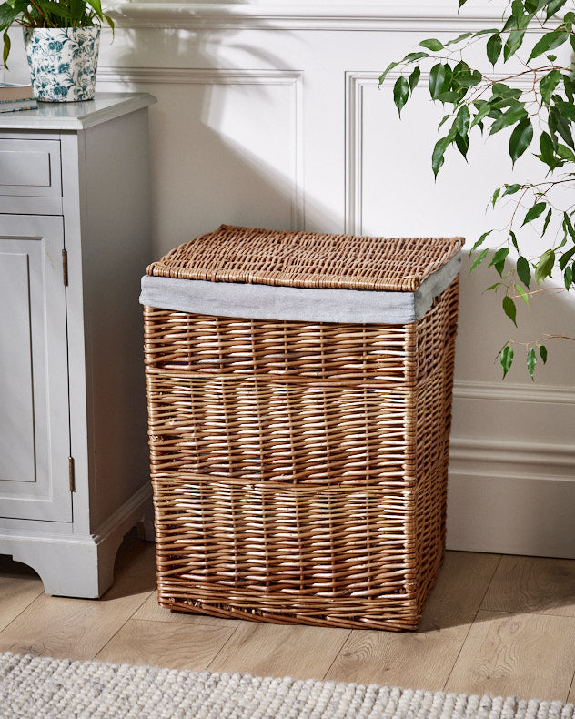 Wicker Washing Basket with Lining