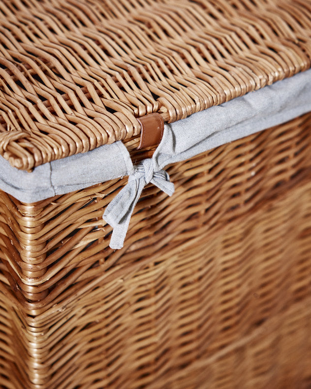 Wicker Washing Basket with Lining