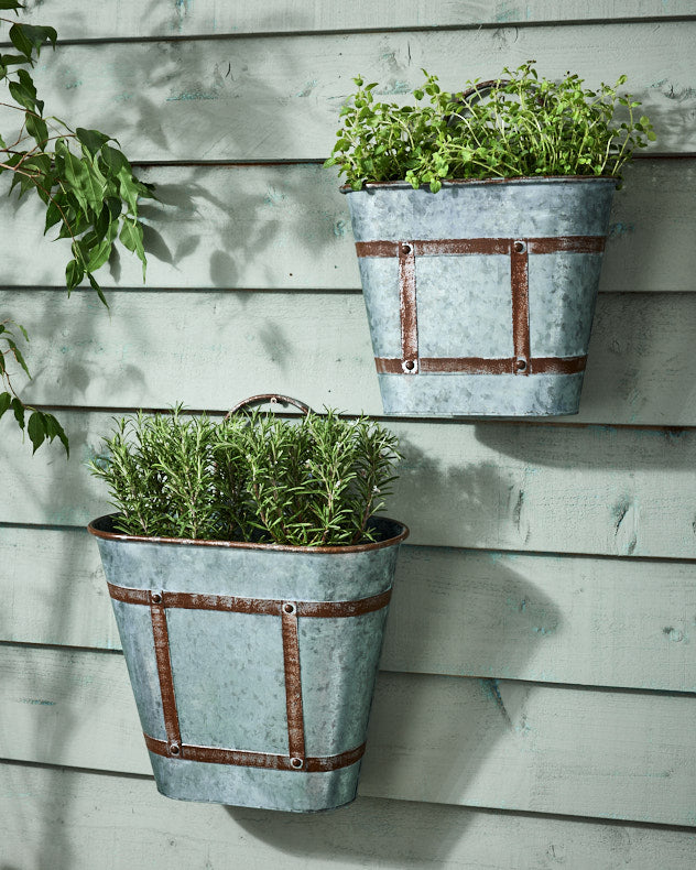 Vintage Effect Planter with Handle