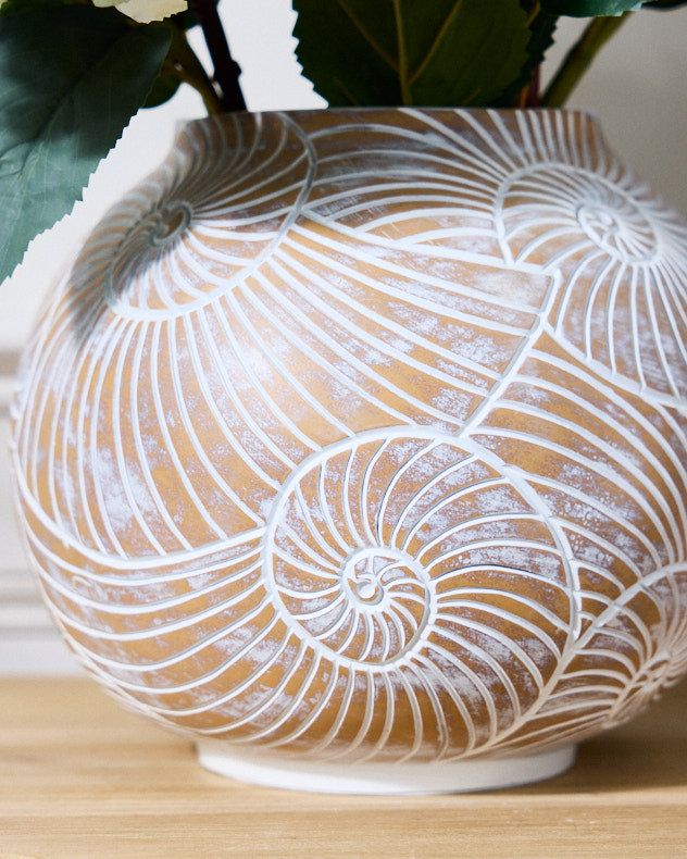 Vase rond en coquillage Oskola