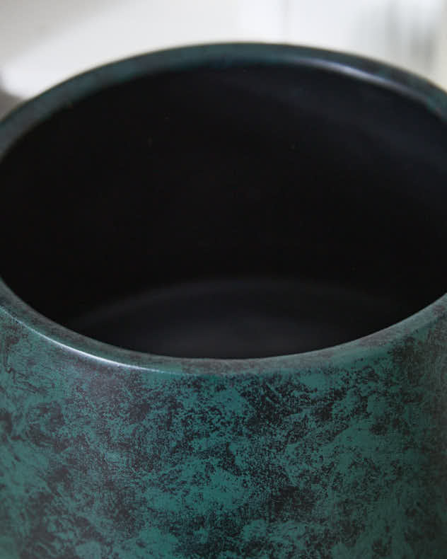 Saka Green Rounded Planter