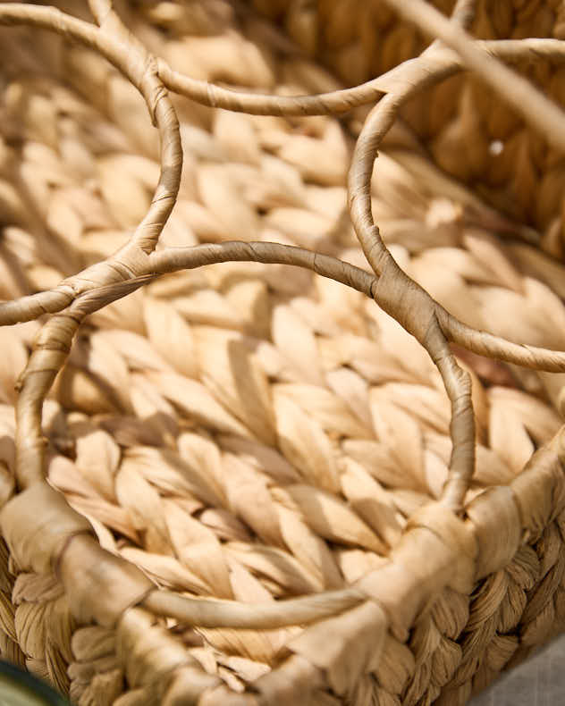 Water Hyacinth Bottle Caddy