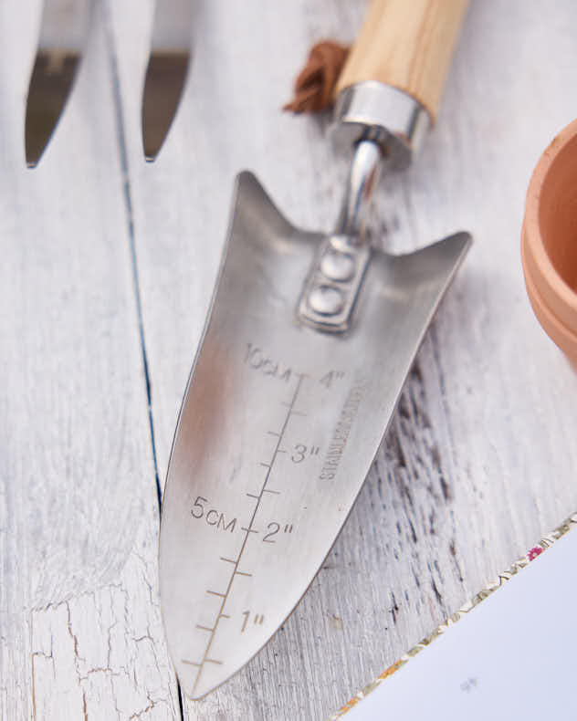 Ensemble de 3 outils de jardin et tube de rangement