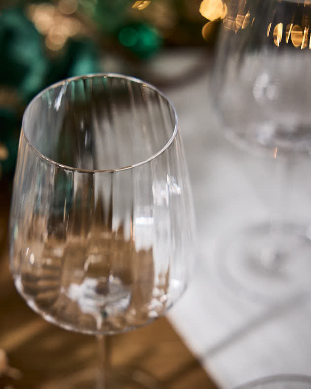 Set of 4 Ribbed Vintage Red Wine Glasses