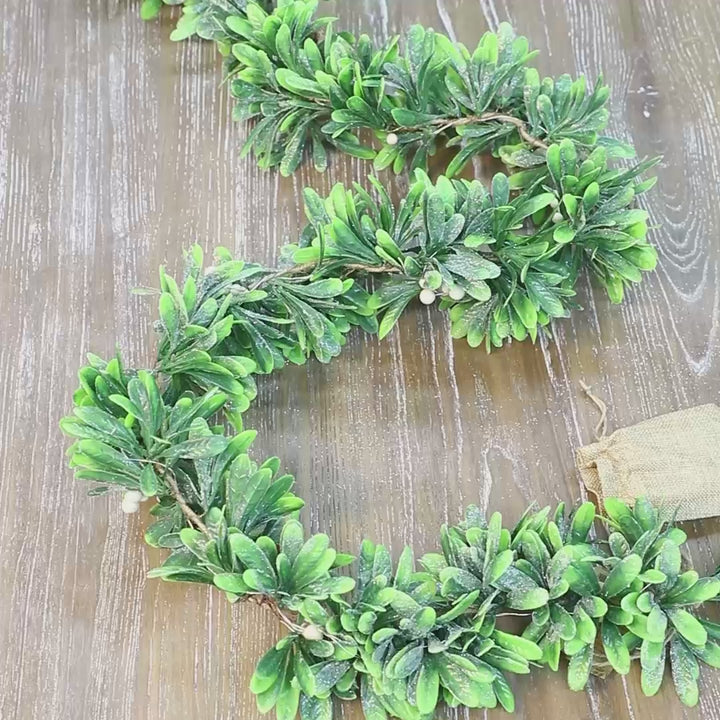 Merry & Bright Pre-Lit Garland 180cm