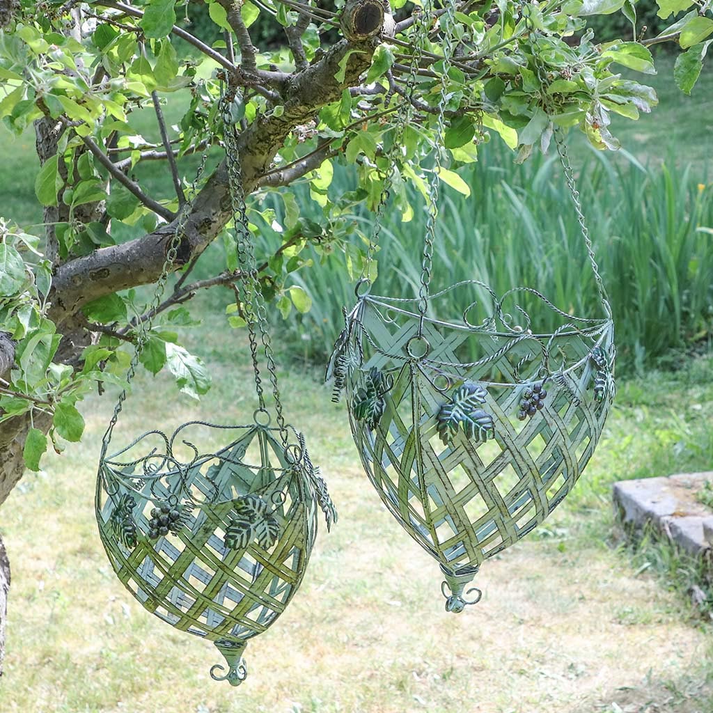 metal hanging baskets