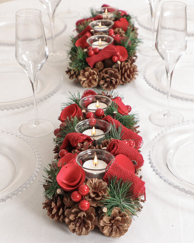 Weihnachtstrio-Kerzenhalter mit roten Rosen