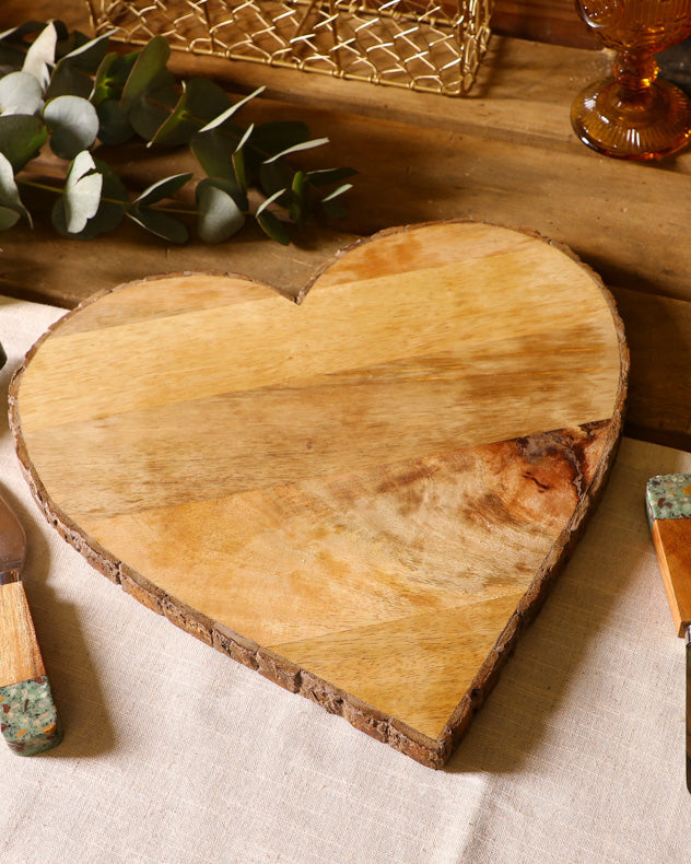 Plateau à fromage en bois en forme de cœur