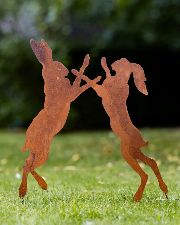 Boxing Hares Garden Ornament – Dibor