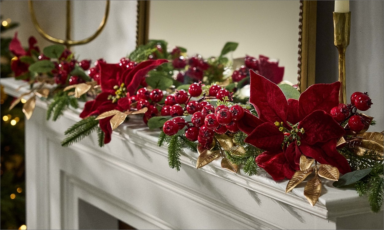 Easy Mantel Decor Ideas for Christmas