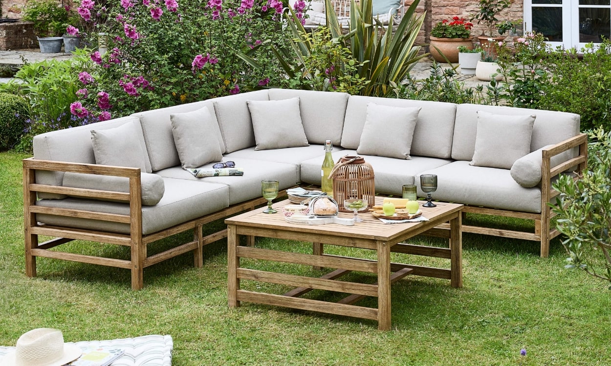 Elevate Your Garden: Must-Have Outdoor Furniture for Summer 2025