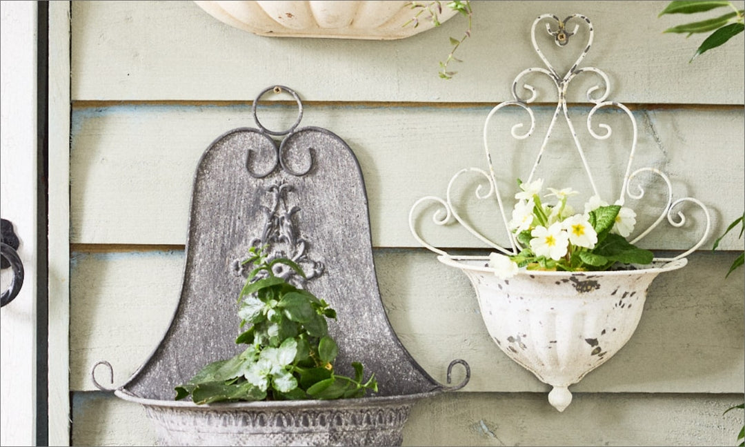 Enhancing Walls with Garden Wall Accessories