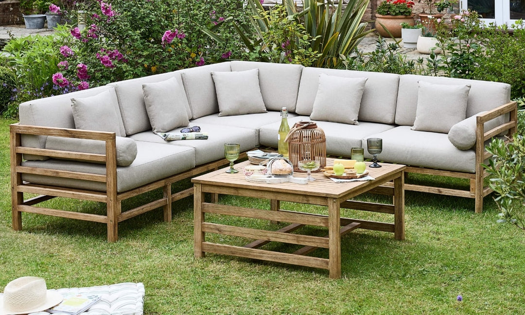 Vintage Garden Furniture: A Stylish Way to Elevate Your Outdoor Living Experience