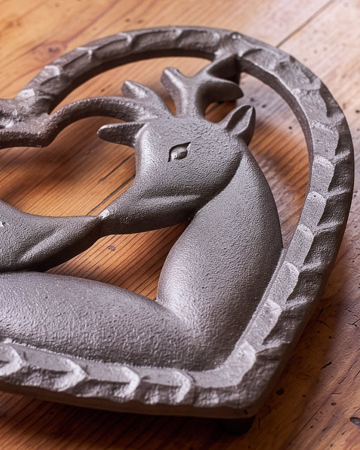 Heart Shaped Kissing Deer Trivet