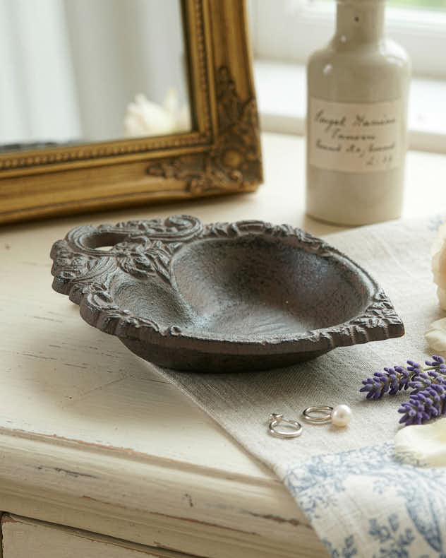 Decorative Pot - Ornate Heart Trinket Dish