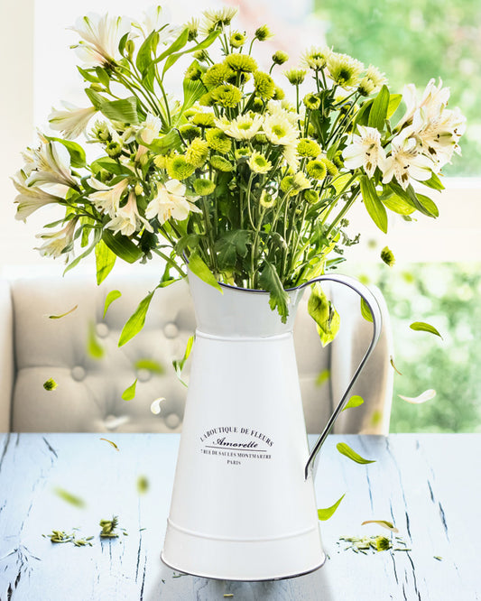 Vase à fleurs en forme de pichet à crème de style vintage