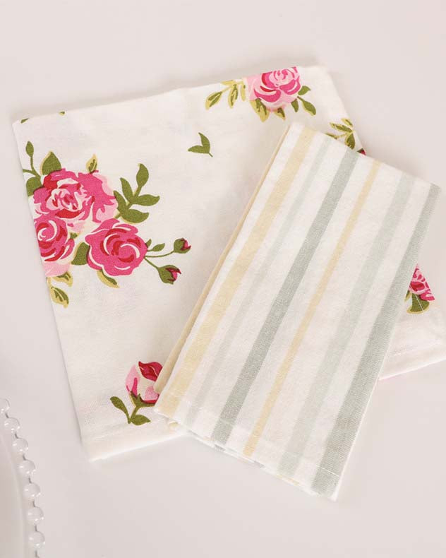 Helmsley Blush Table Runner and Four Napkins