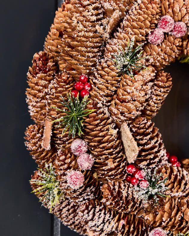 Frosted Berries Christmas Wreath 36cm