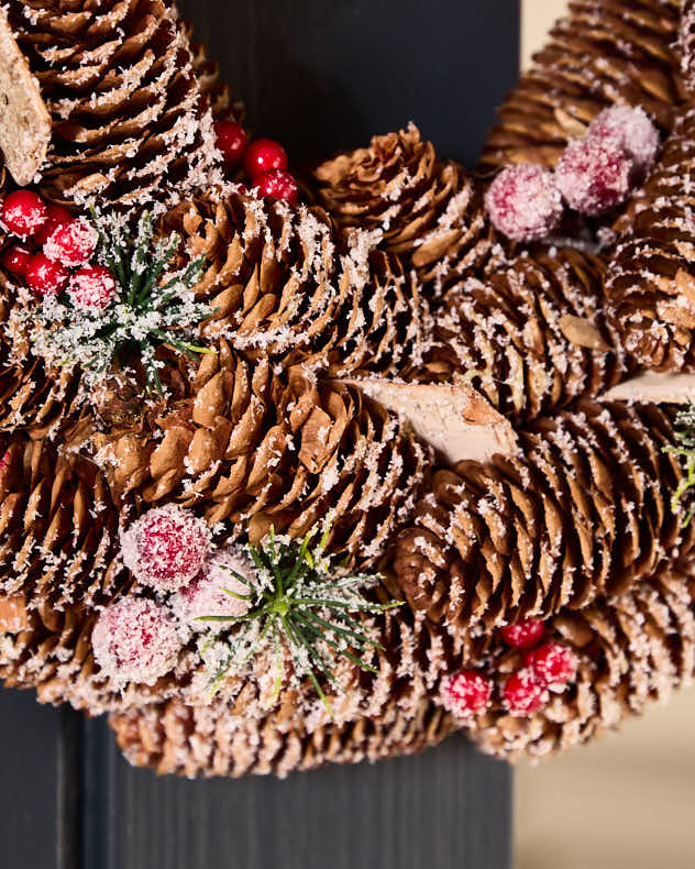 Frosted Berries Christmas Wreath 36cm