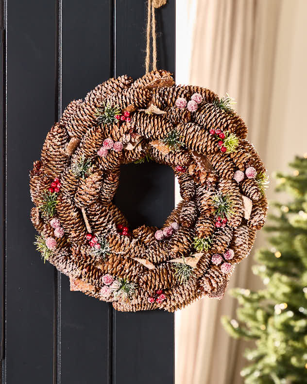 Frosted Berries Christmas Wreath 36cm