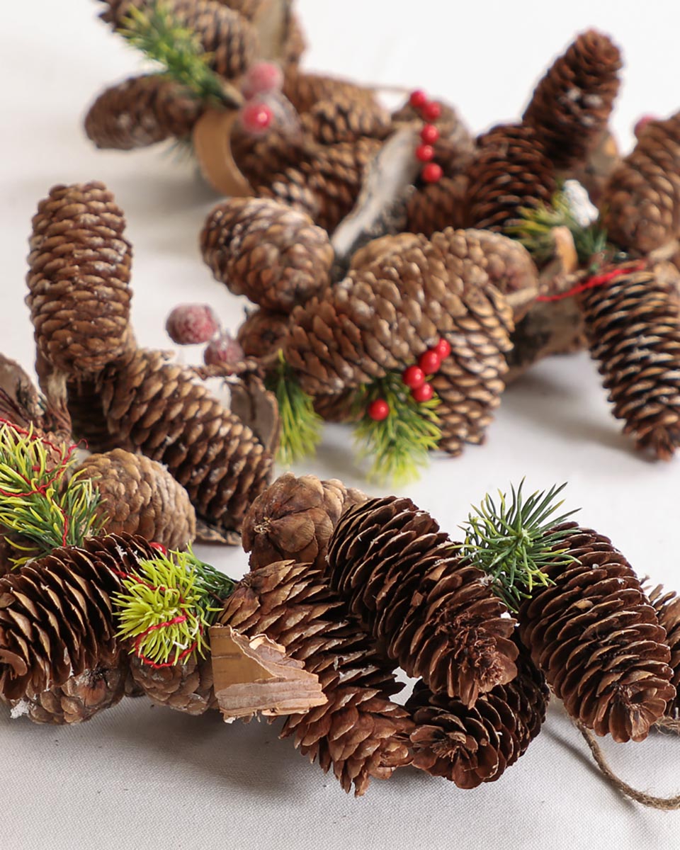 Frosted Berries Christmas Garland 120cm