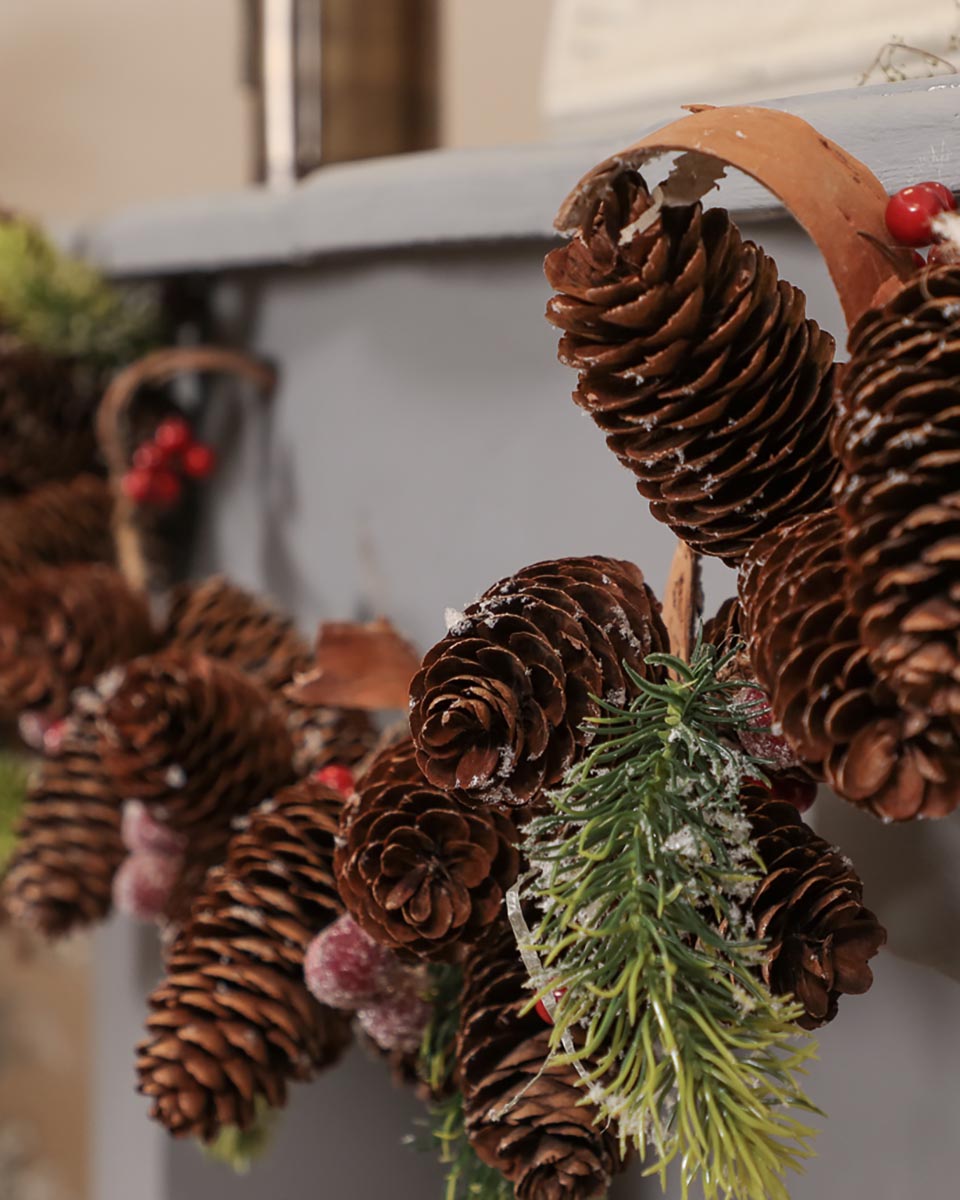 Frosted Berries Christmas Garland 120cm