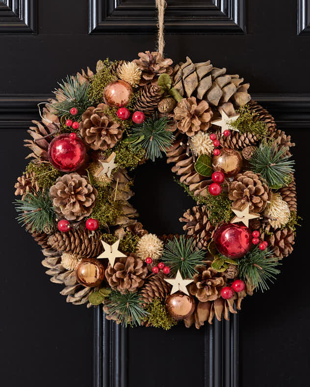Baubles & Stars Christmas Wreath 35cm