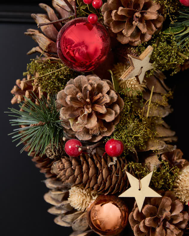 Baubles & Stars Christmas Wreath 35cm