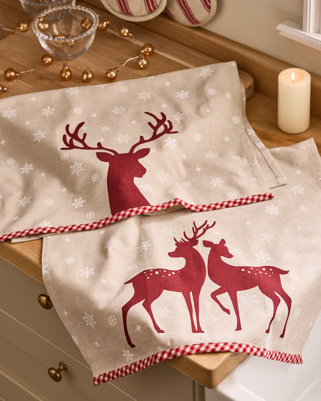 Set of 2 Red Stag Tea Towels