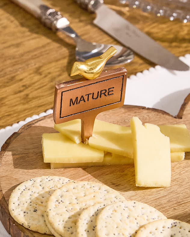 Cheese Markers, Boards &amp; Knives - Set of 4 Cheese Markers &amp; Knife