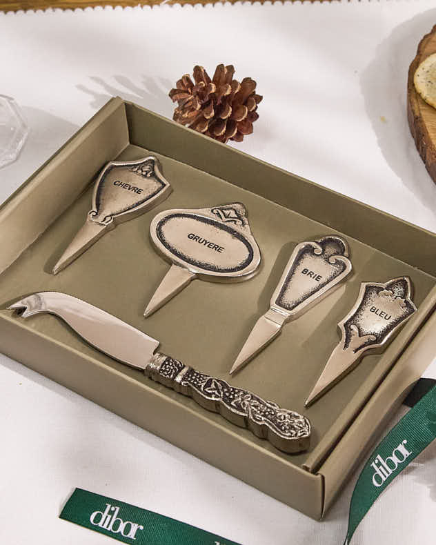 Set of 4 Cheese Markers &amp; Knife