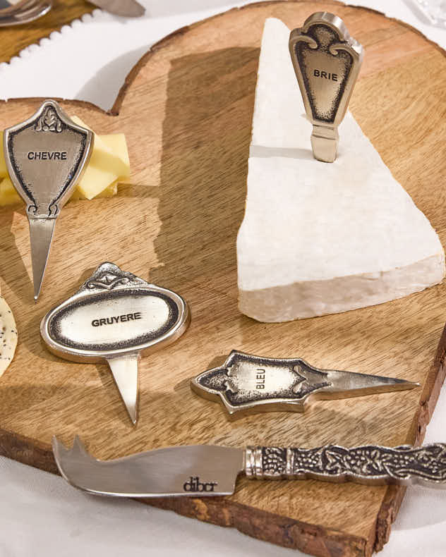 Set of 4 Cheese Markers &amp; Knife