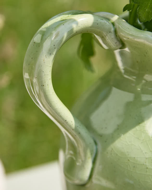 Grün-weiße zweifarbige Krugvase