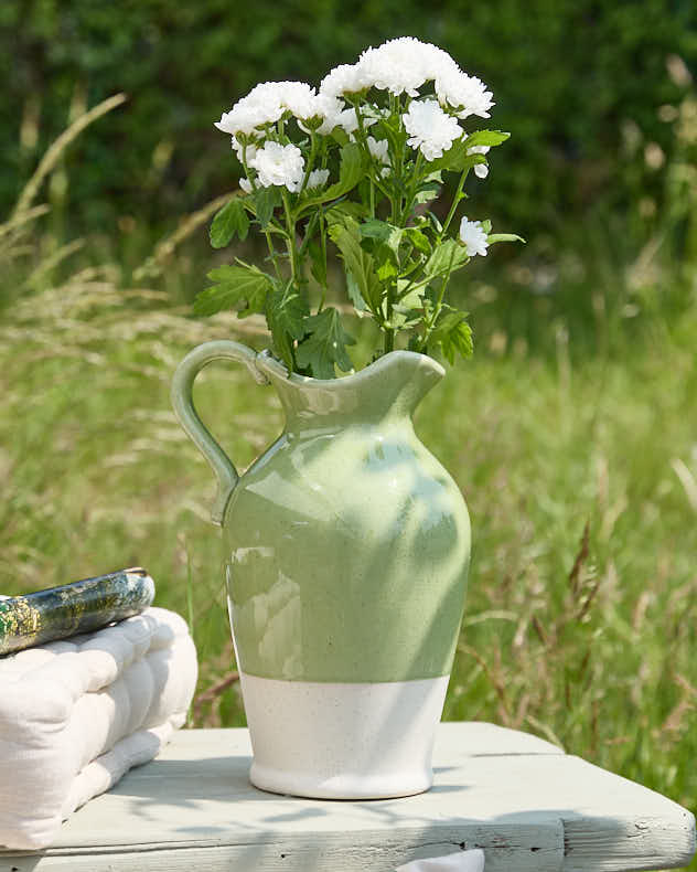Grün-weiße zweifarbige Krugvase
