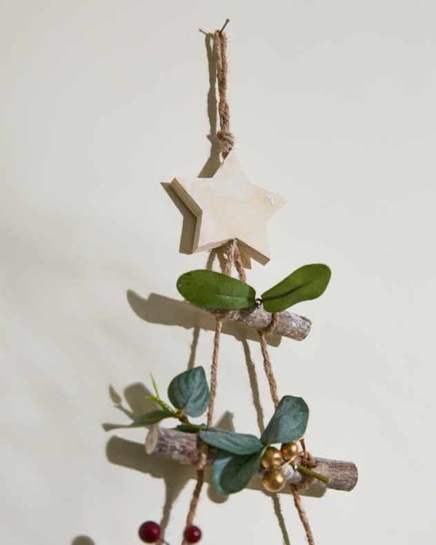 Mistletoe Christmas Tree Ladder