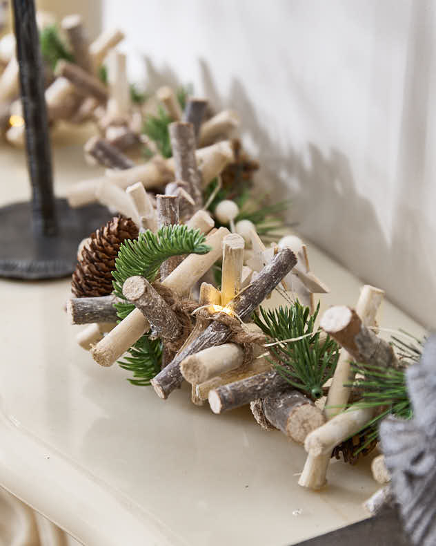 Winter Sparkle Pre-Lit Garland - 185cm