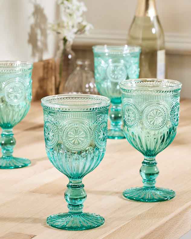 Verre à vin turquoise parisien