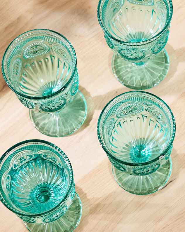 Verre à vin turquoise parisien