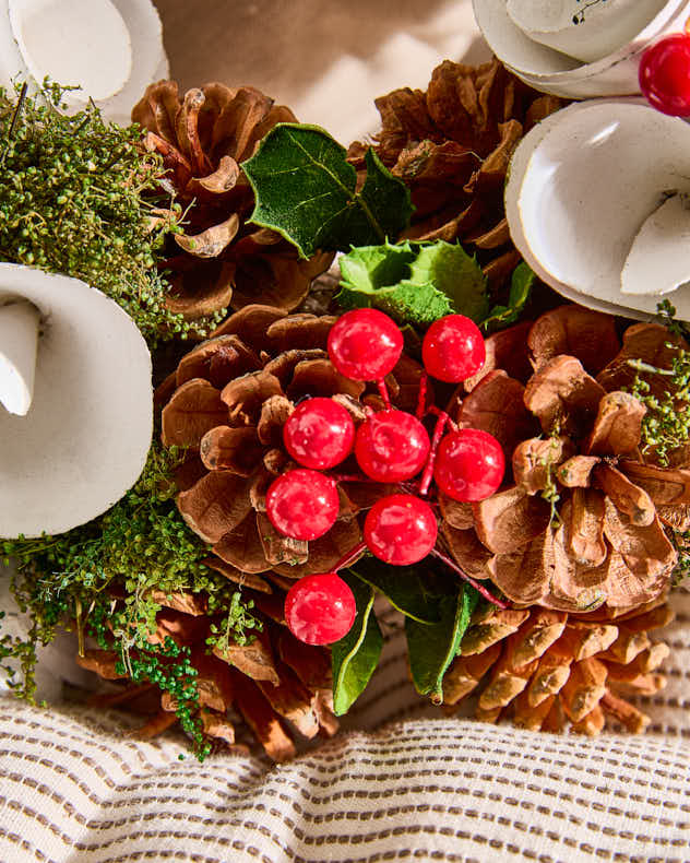 Wreaths - White Roses &amp; Berries Winter Wreath 35cm