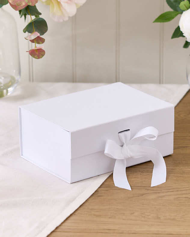 Gift Boxes A4 standard - Personalised Ivory Gift Box Collection