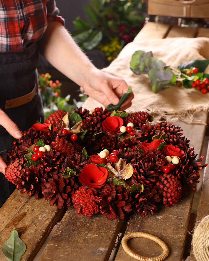 Pinecone Thistle Winter Wreath 36cm