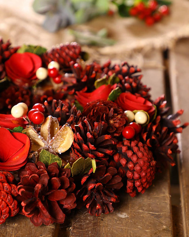 Pinecone Thistle Winter Wreath 36cm