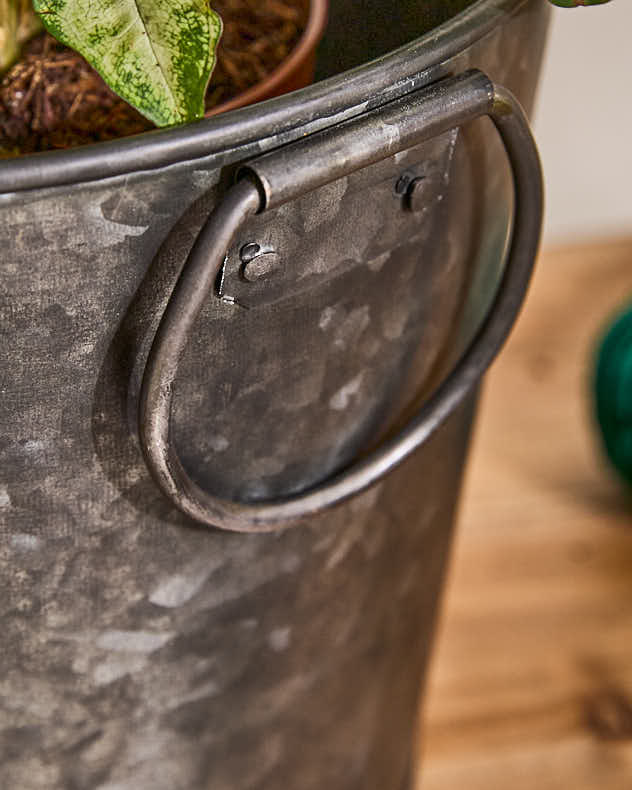 Zinc Country Planter Bucket