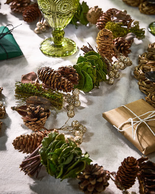 Just the garland Brown &amp; Bronze &amp; Green Wood &amp; Pinecone Garlands - Woodland Walk Natural Christmas Garland - 120cm