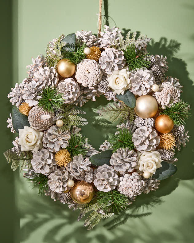 Couronne de roses ambre givrées